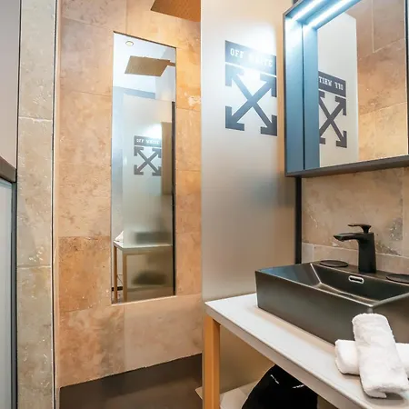 By Reboul - Boutique Hotel *