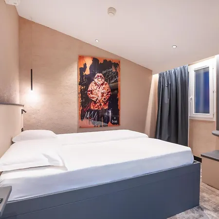 By Reboul - Boutique Hotel *