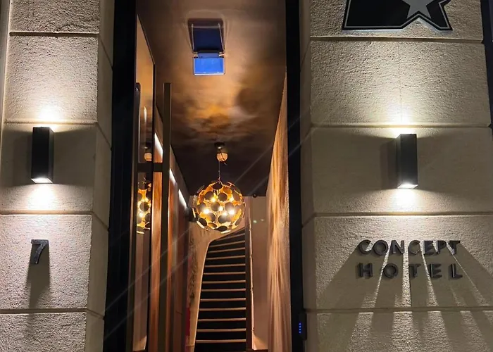 By Reboul - Boutique * Cassis