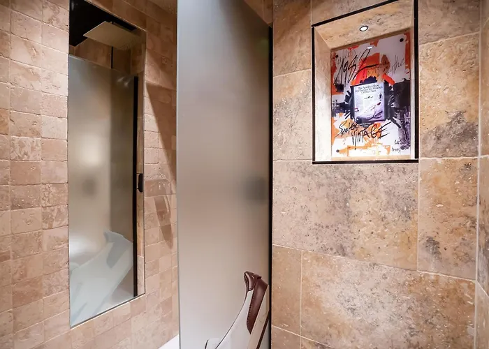 By Reboul - Boutique * Cassis